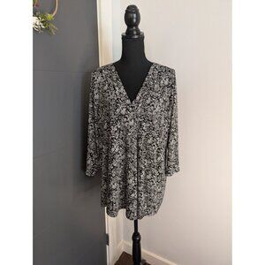Lane Bryant Swing 3/4-Sleeve Pleat-Front Top in Black‎ Floral - 18/20